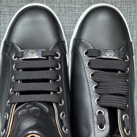Philipp Plein Black and White Men's Sneakers - Picture 5 of 6